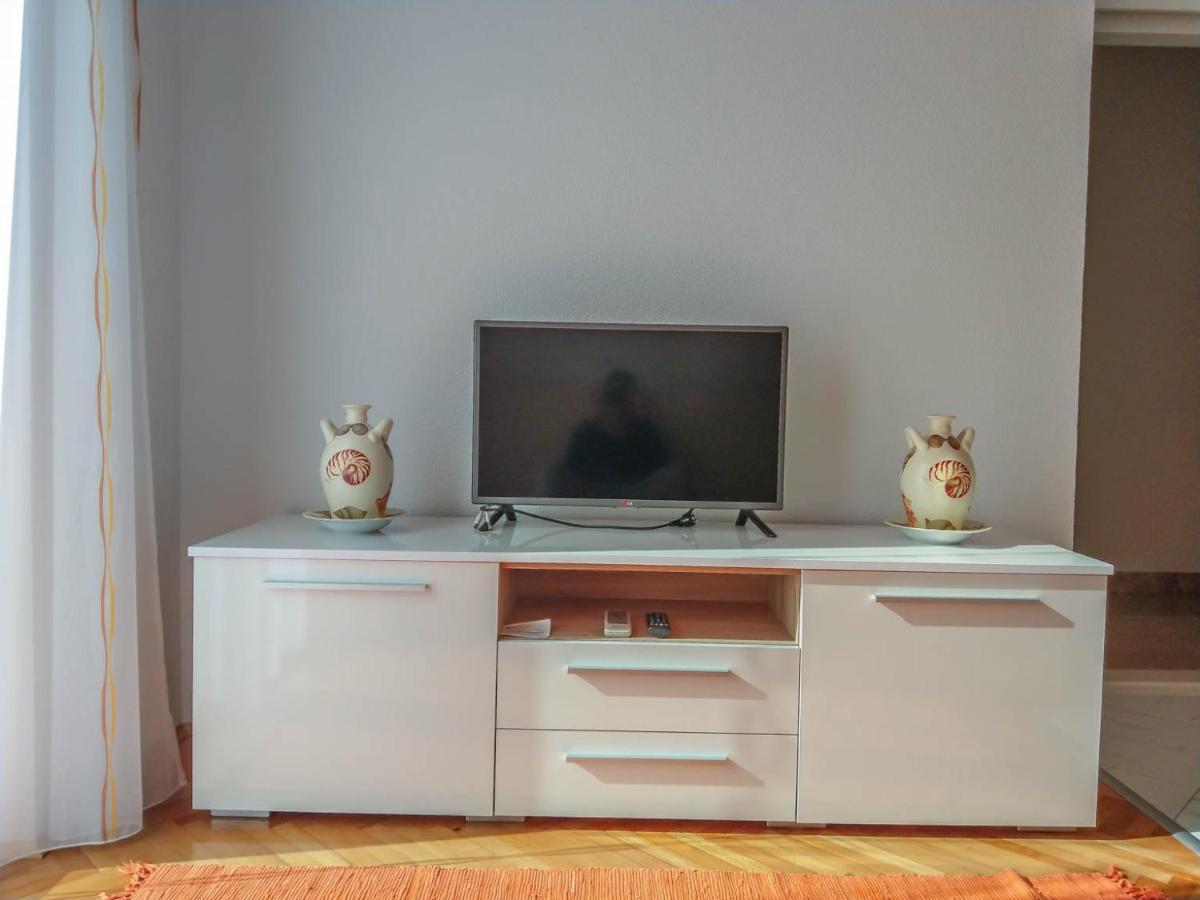 Apartman Riva K Podgora Eksteriør billede